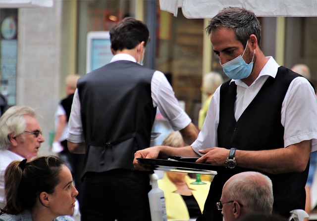 Upselling – jak obsługa restauracji może doprowadzić do wzrostu zysków?
